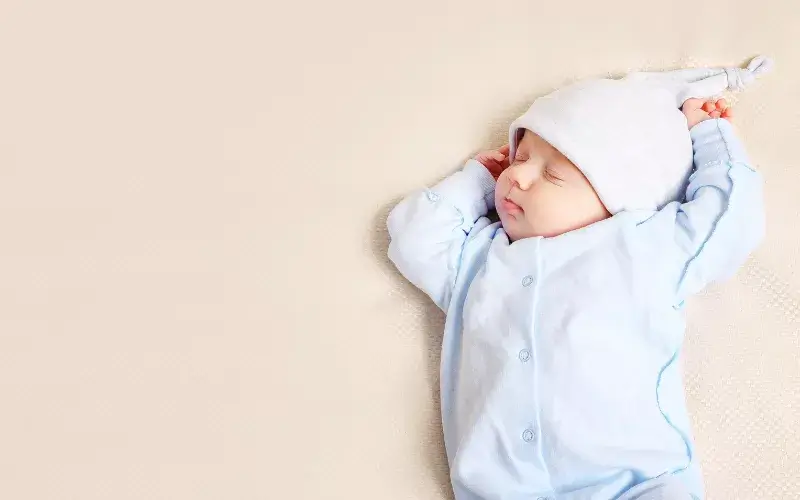 choosing the best pajamas for your newborn