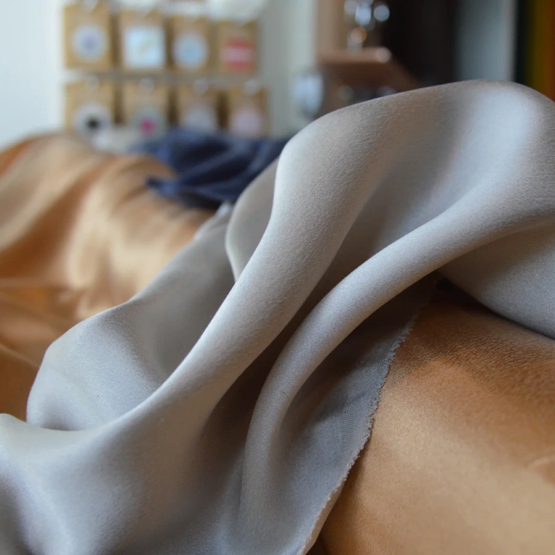 how is silk made into fabric (1)