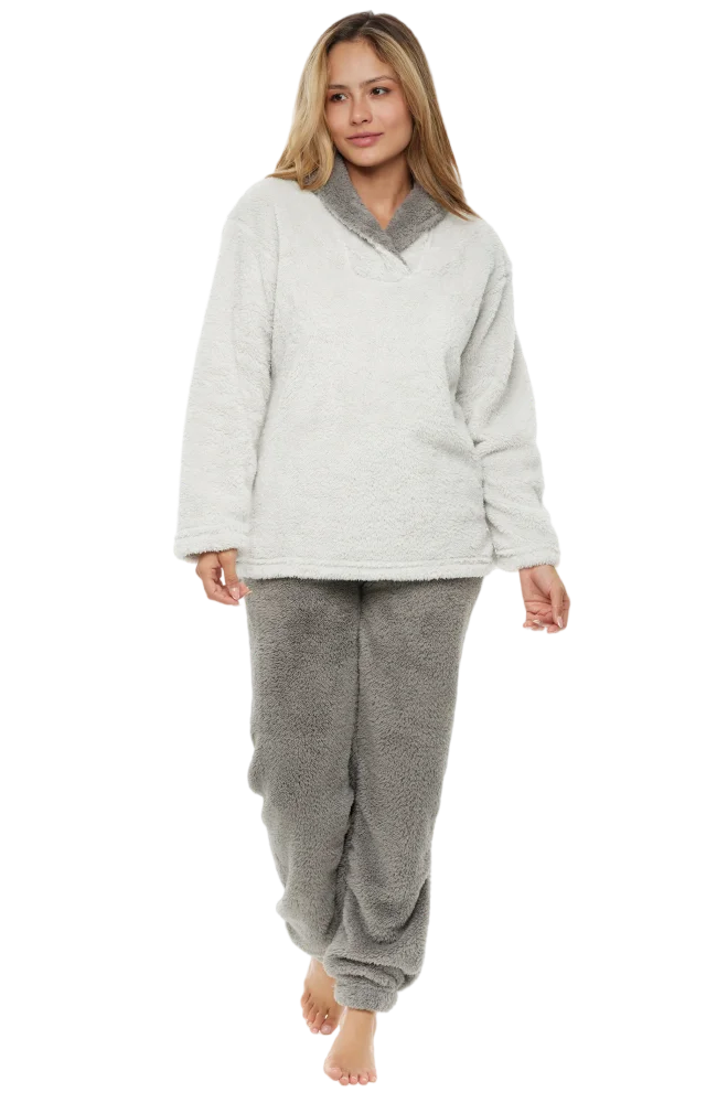womens fleece pajamas