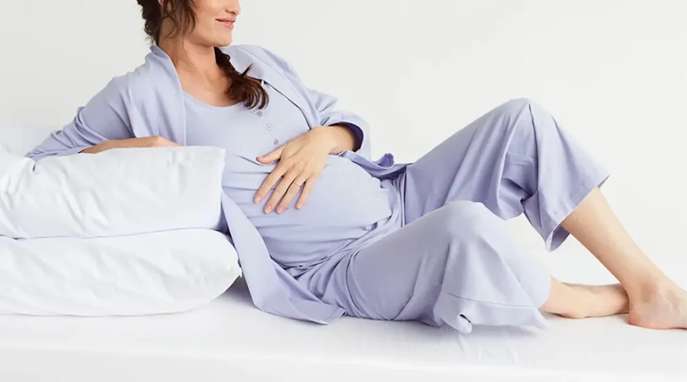 features of maternity and postpartum pajamas