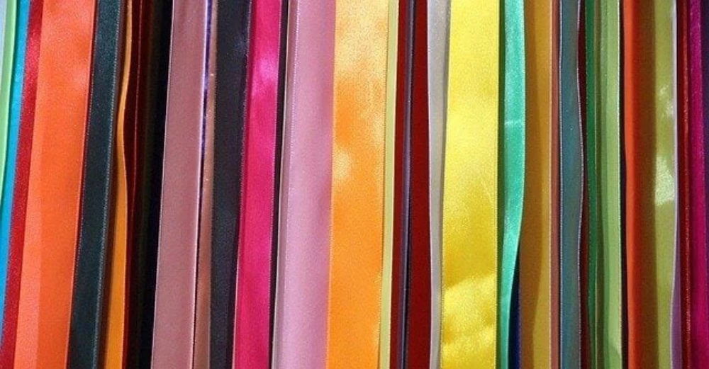 advantages of acetate fabric